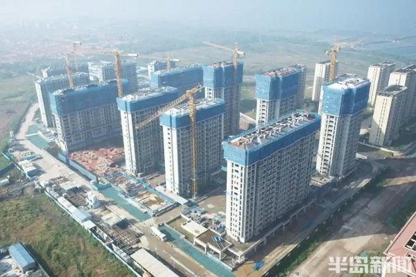 按下“加速键”！城阳区宿流社区安置房300名建设者假期坚守岗位