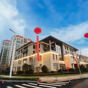 趴趴屋变成公园旁大宅，八旬老人激动到流泪！张村河片区第七个社区回迁，抓阄分配1097套安置房