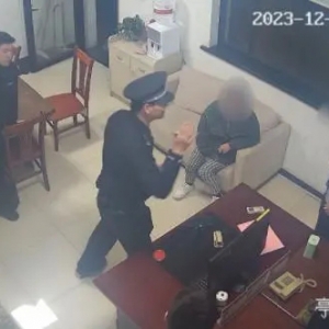 上海夫妻短视频刷出“泼天富贵”后，欲抵押房产，被民警一句话点醒……