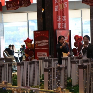 利好政策叠加 国庆假期市民看房热情高涨