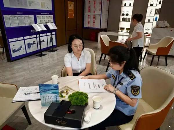 开阳县市场监管局综合施策开展房地产格式合同专项检查