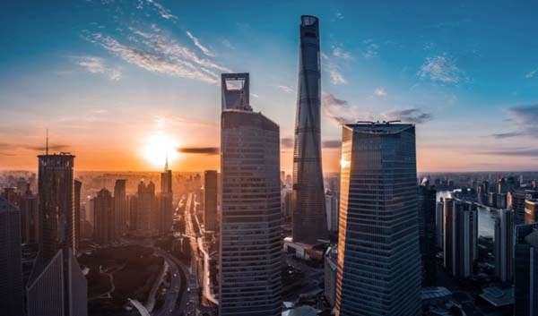 上海楼市上半年领跑：新房价格同比涨5.8%，均价991万一套，专家预计下半年或继续上涨