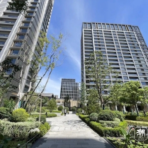 馥源庭二手房成交价超越和品，却比挂牌价少了2万元/㎡！