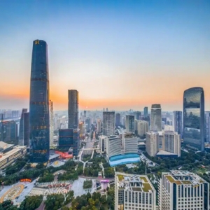 零售板块持续激发消费潜力，越秀房产基金公布上半年单：实现经营收入9.66亿元